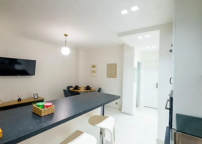 Charming In Levallois-Perret