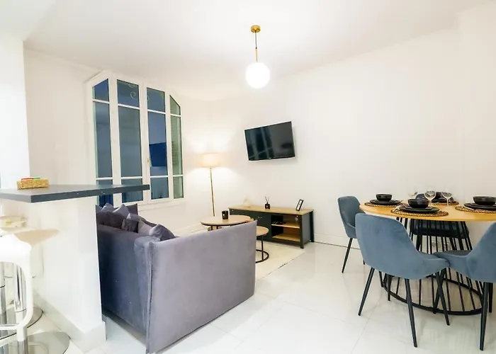Charming In Levallois-Perret